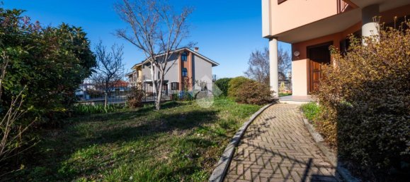 6 rooms House in Verzuolo, Italy No. 24371 38