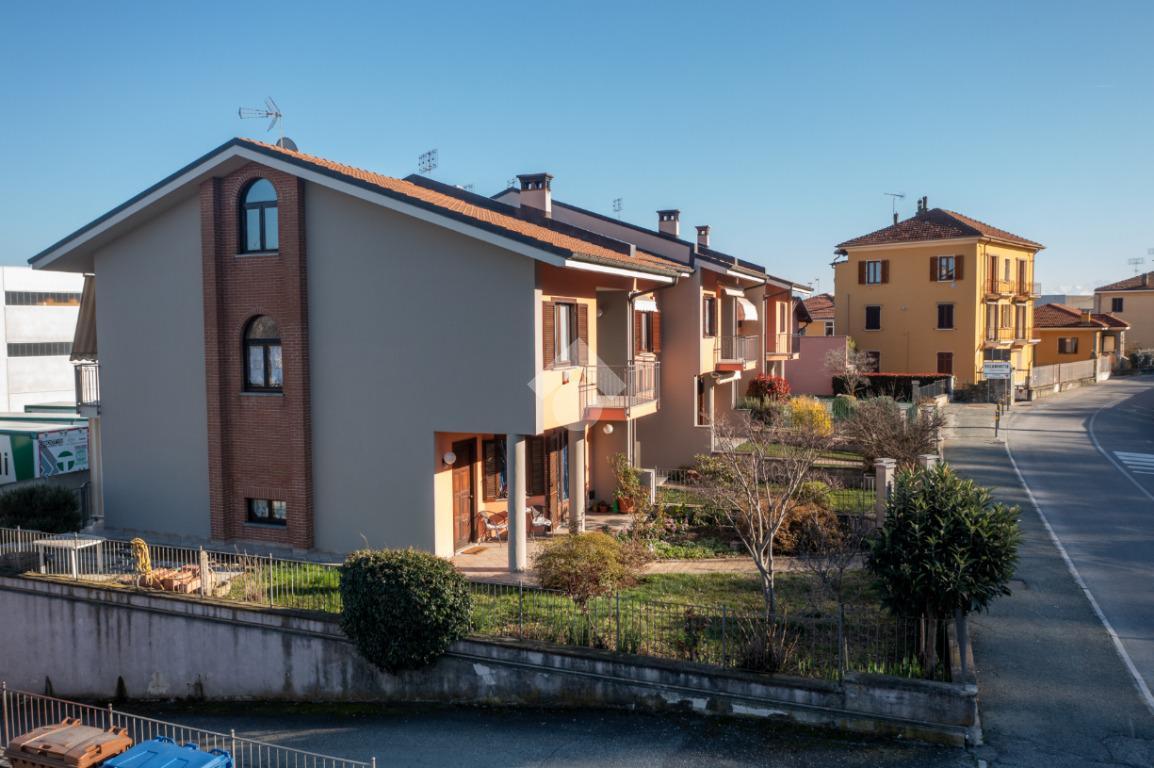 6 rooms House in Verzuolo, Italy No. 24371