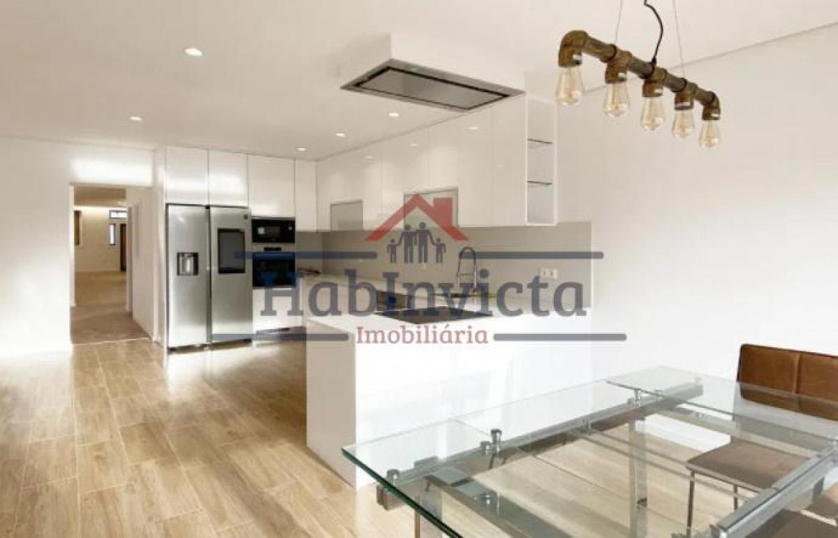 4 bedrooms House in Porto, Portugal No. 3889