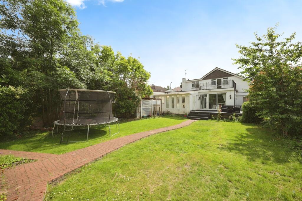 4 bedrooms House in Watford, United Kingdom No. 6807