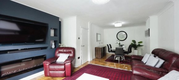 4 bedrooms House in Watford, United Kingdom No. 6807 4