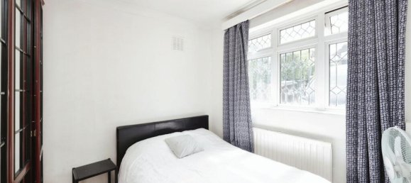 4 bedrooms House in Watford, United Kingdom No. 6807 26