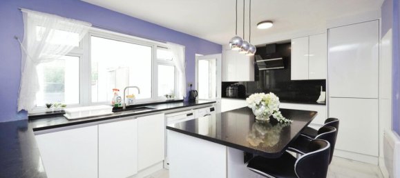 4 bedrooms House in Watford, United Kingdom No. 6807 3