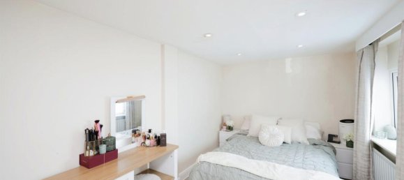 4 bedrooms House in Watford, United Kingdom No. 6807 6