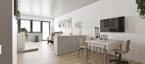 50m² Office in Serris, France No. 117234 4