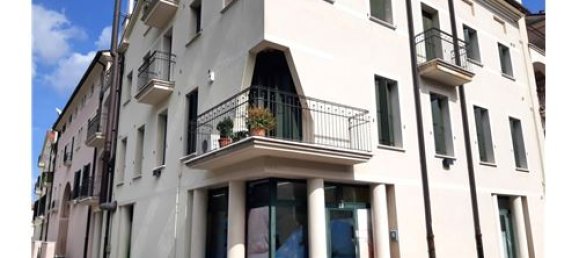 2 rooms Commercial property in Cornuda, Italy No. 298624 3