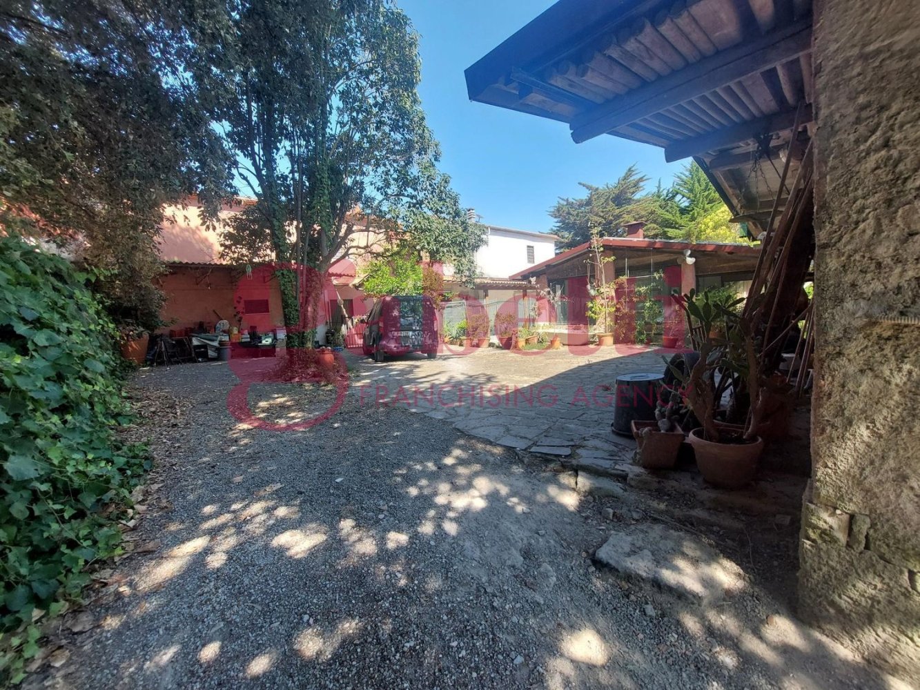 7 rooms Apartment in Collesalvetti, Italy No. 292921