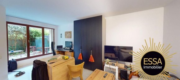 Studio à Sèvres, France No. 325620 7