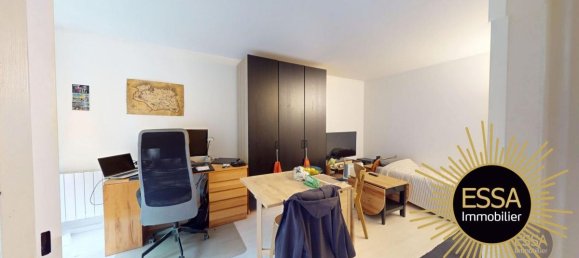 Studio à Sèvres, France No. 325620 3