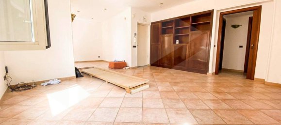 4غرفة شقة في Pozzuoli, Italy رقم 21045 7