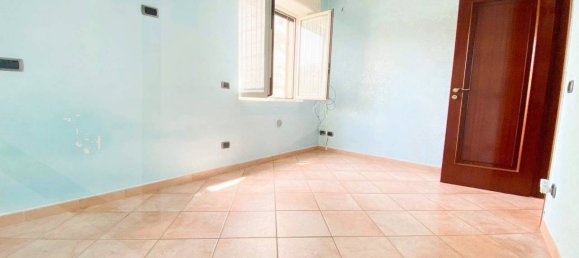 4غرفة شقة في Pozzuoli, Italy رقم 21045 39