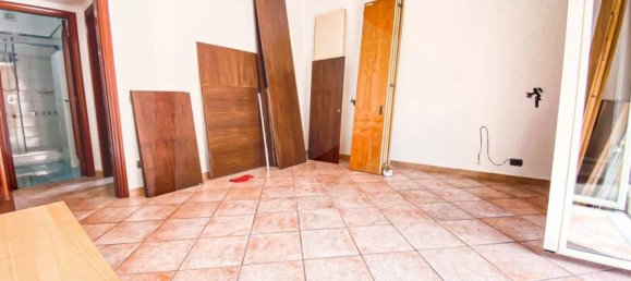 4غرفة شقة في Pozzuoli, Italy رقم 21045 43