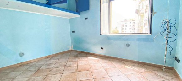 4غرفة شقة في Pozzuoli, Italy رقم 21045 16