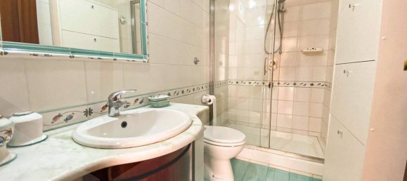 4غرفة شقة في Pozzuoli, Italy رقم 21045 35