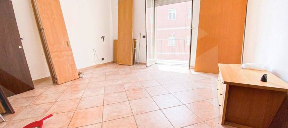 4غرفة شقة في Pozzuoli, Italy رقم 21045 42