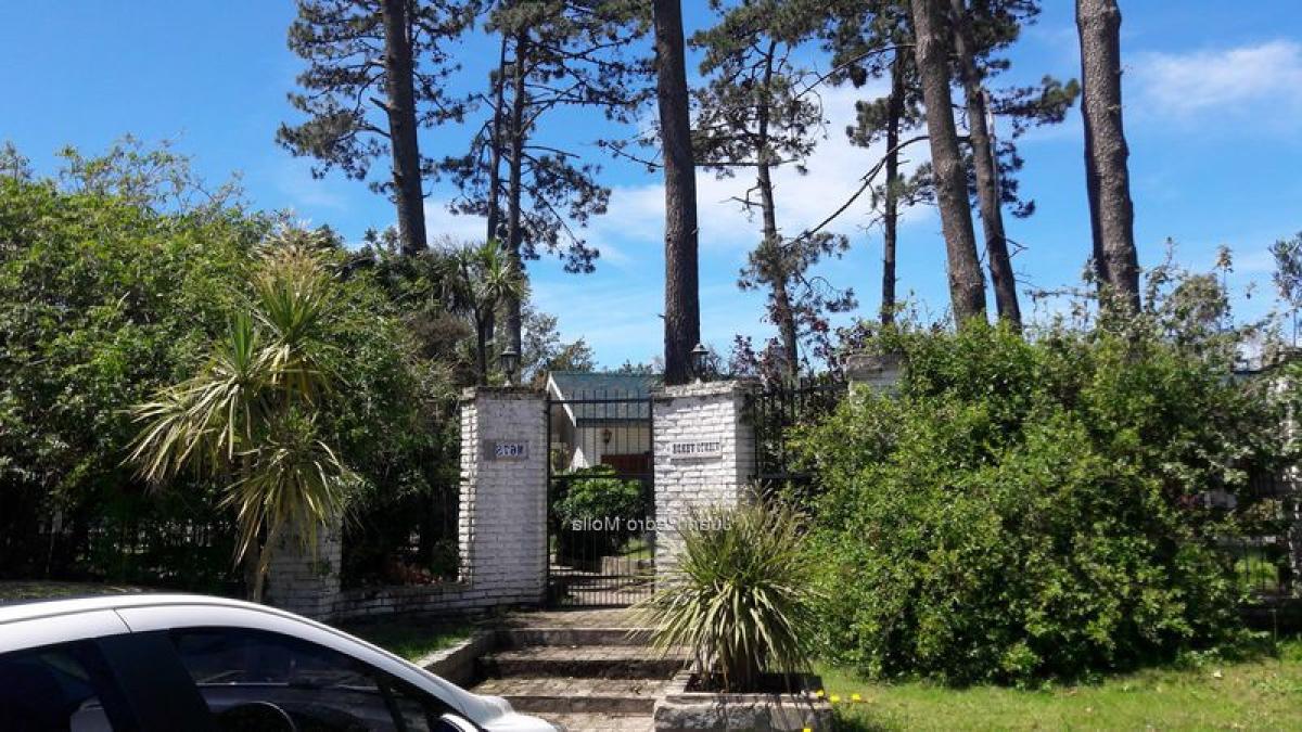 3 bedrooms House in Canelones, Uruguay No. 7047