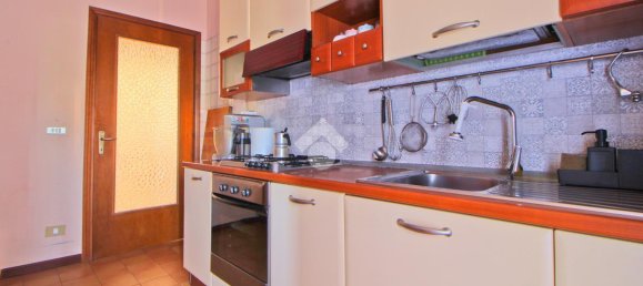 Квартира с 4 комнатами в Пескара, Италия № 105349 2