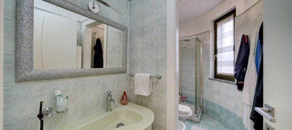 Квартира с 3 комнатами в Грульяско, Италия № 36050 14