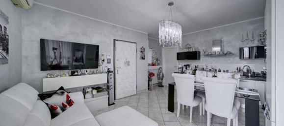 Квартира с 3 комнатами в Грульяско, Италия № 36050 9