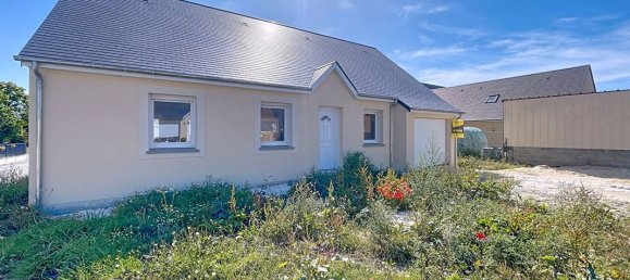 3 bedrooms House in Brehal, France No. 357343 2