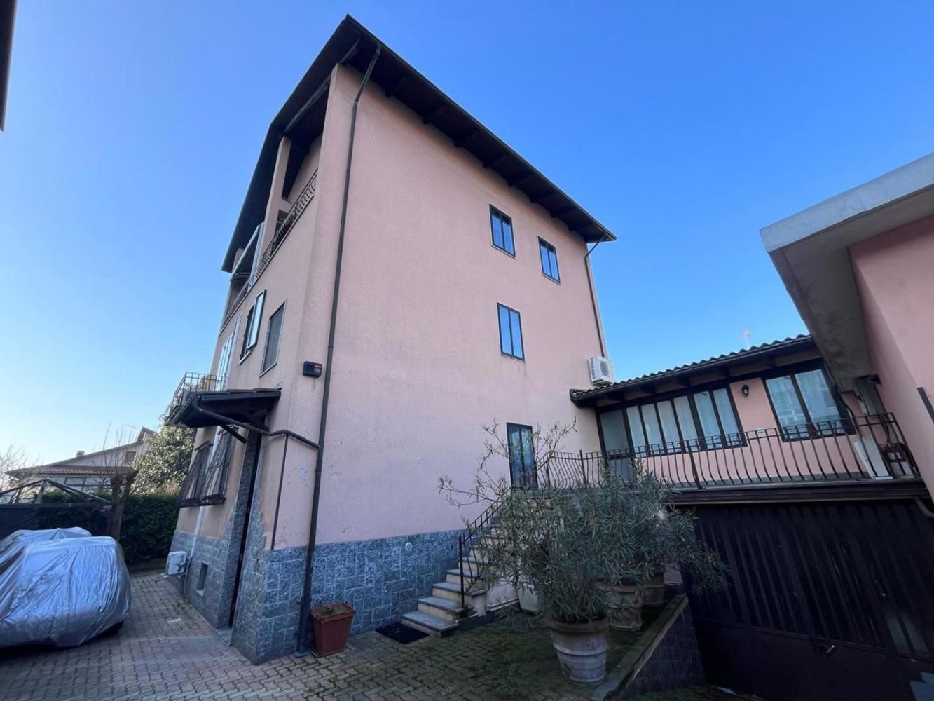 3غرفة شقة في Turin, Italy رقم 268010