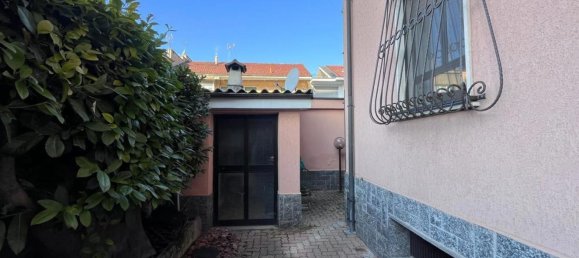 3غرفة شقة في Turin, Italy رقم 268010 14