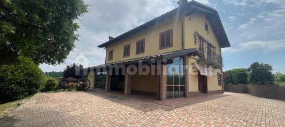 4 bedrooms Villa in Canelli, Italy No. 104422 6
