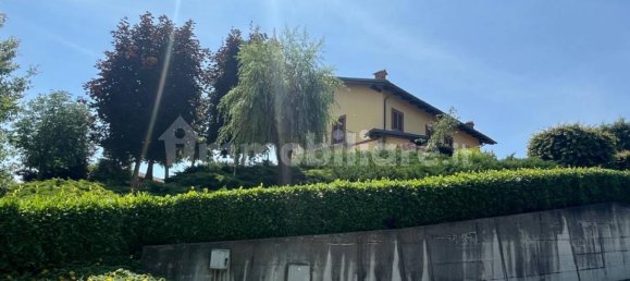 4 bedrooms Villa in Canelli, Italy No. 104422 11