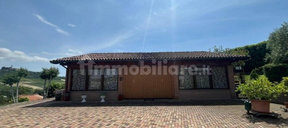 4 bedrooms Villa in Canelli, Italy No. 104422 13