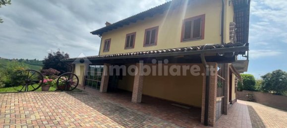 4 bedrooms Villa in Canelli, Italy No. 104422 5