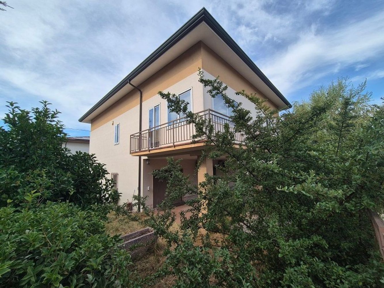 Вилла с 7 комнатами в Леньяго, Италия № 260488