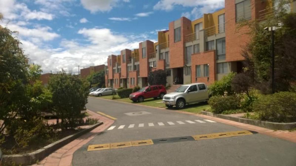 3 bedrooms House in Bogota, Colombia No. 12279