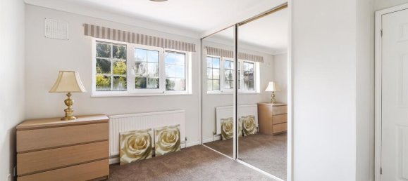 3 bedrooms House in Epsom, United Kingdom No. 9676 15