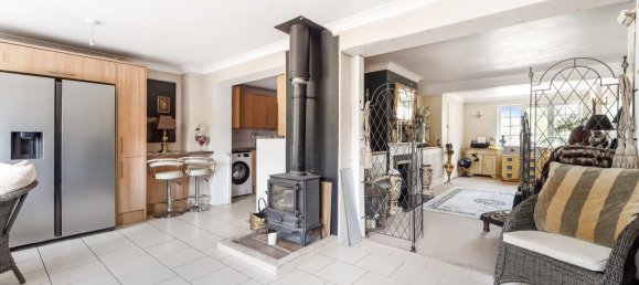 3 bedrooms House in Epsom, United Kingdom No. 9676 6