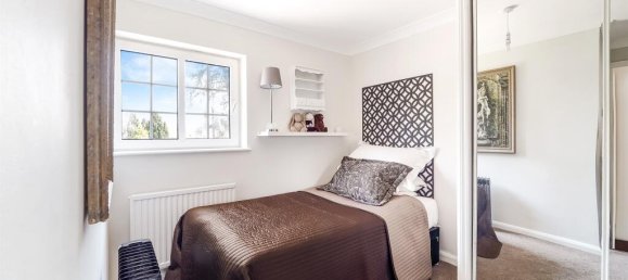 3 bedrooms House in Epsom, United Kingdom No. 9676 29