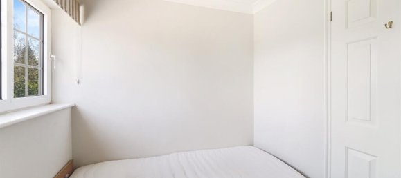 3 bedrooms House in Epsom, United Kingdom No. 9676 18