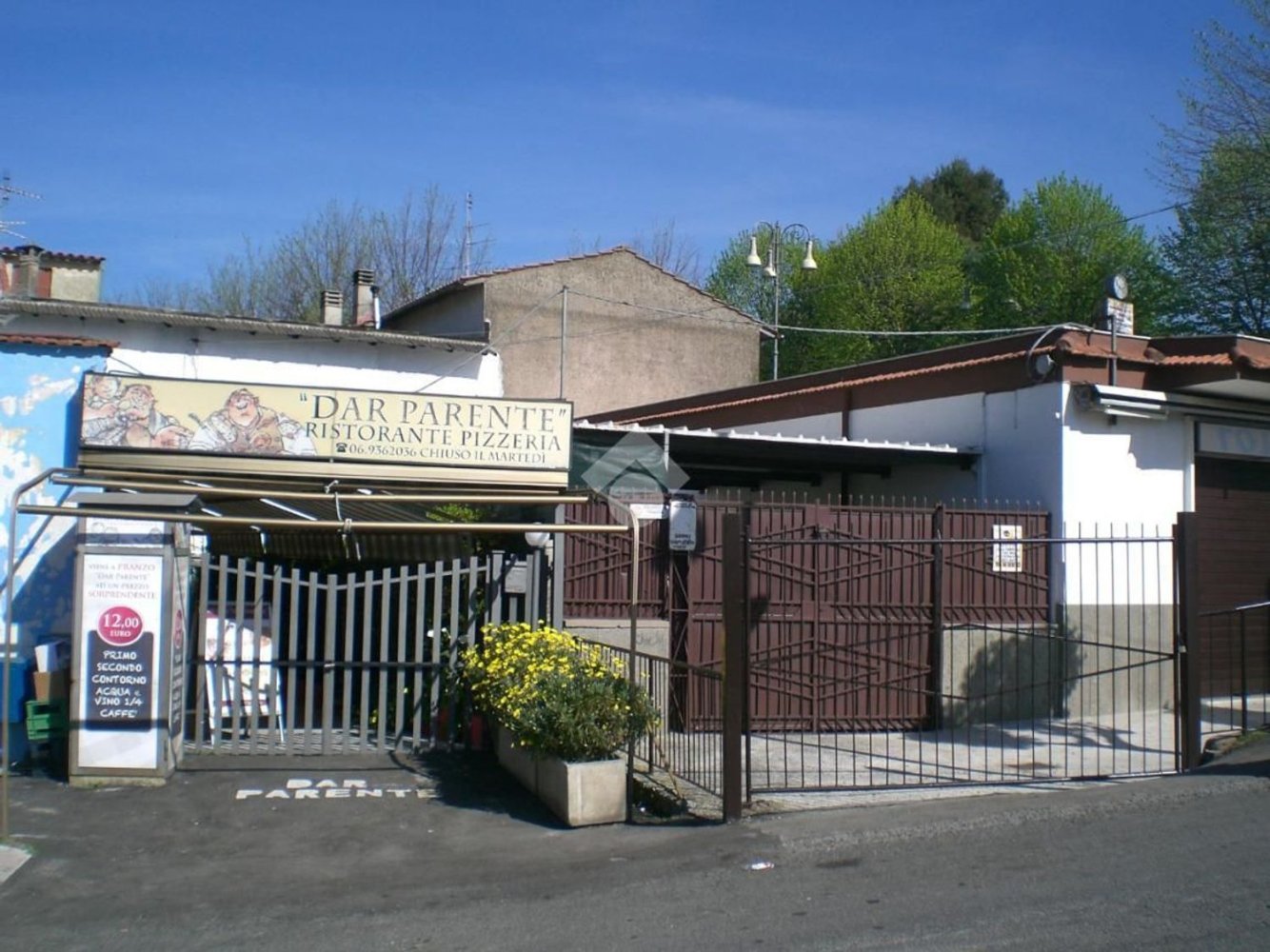 160m² Commercial property in Genzano di Roma, Italy No. 88314