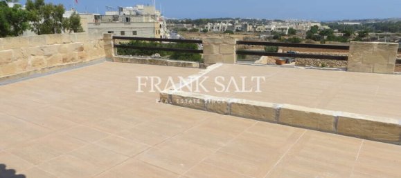 3 bedrooms House in Zabbar, Malta No. 6279 10