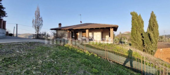 2 Schlafzimmer Villa in Canale, Italy, Nr. 77280 2