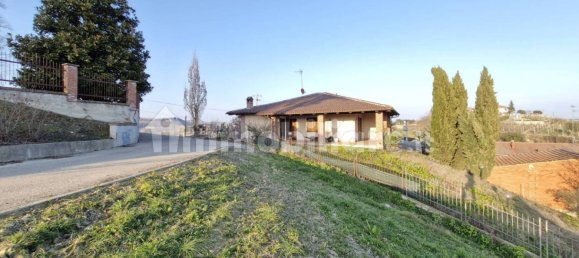 2 Schlafzimmer Villa in Canale, Italy, Nr. 77280 49