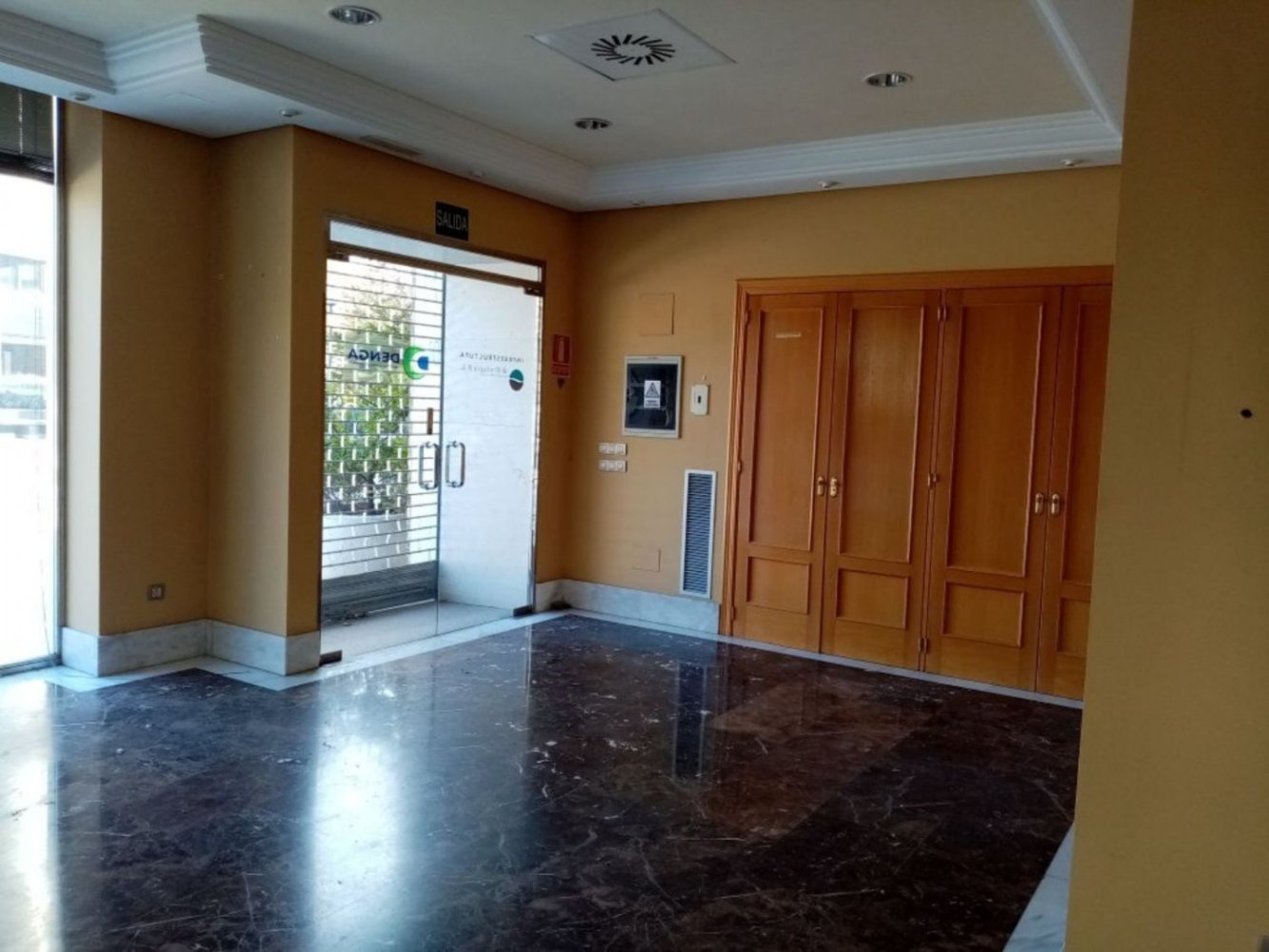 94m² Commercial property in Valladolid, Spain No. 103994