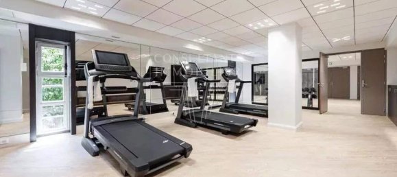 2 bedrooms Apartment in Paris, France No. 167819 10