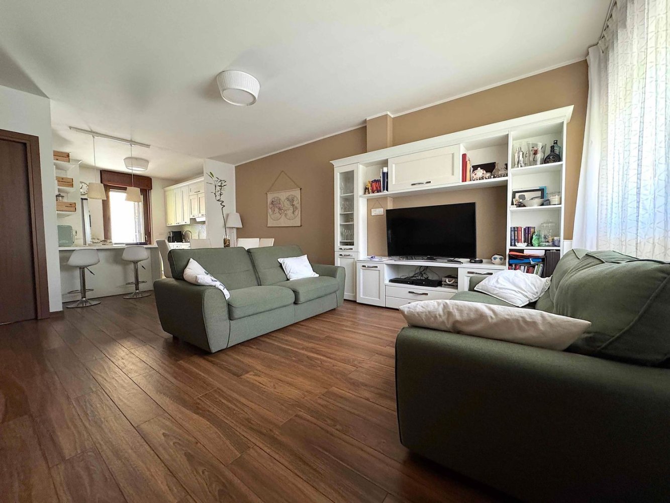 5 bedrooms Villa in Milan, Italy No. 397566