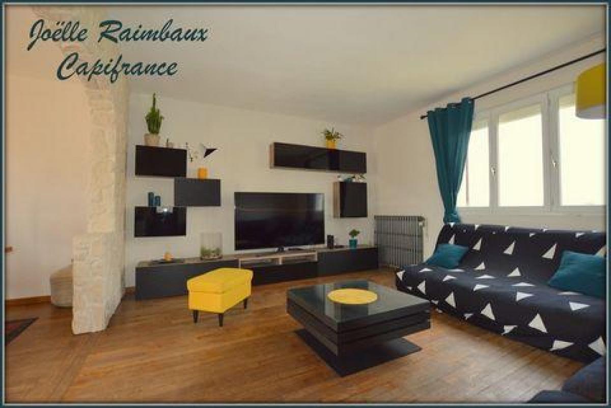 4 bedrooms House in Osny, France No. 9189