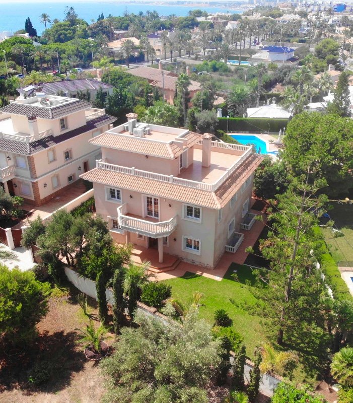 6 bedrooms Villa in Cabo Roig, Spain No. 4851