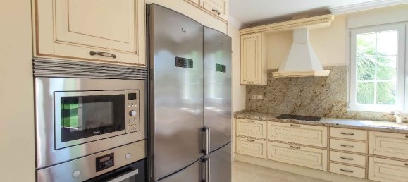 6 bedrooms Villa in Cabo Roig, Spain No. 4851 3