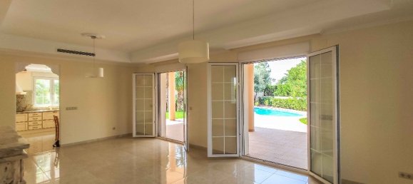 6 bedrooms Villa in Cabo Roig, Spain No. 4851 12