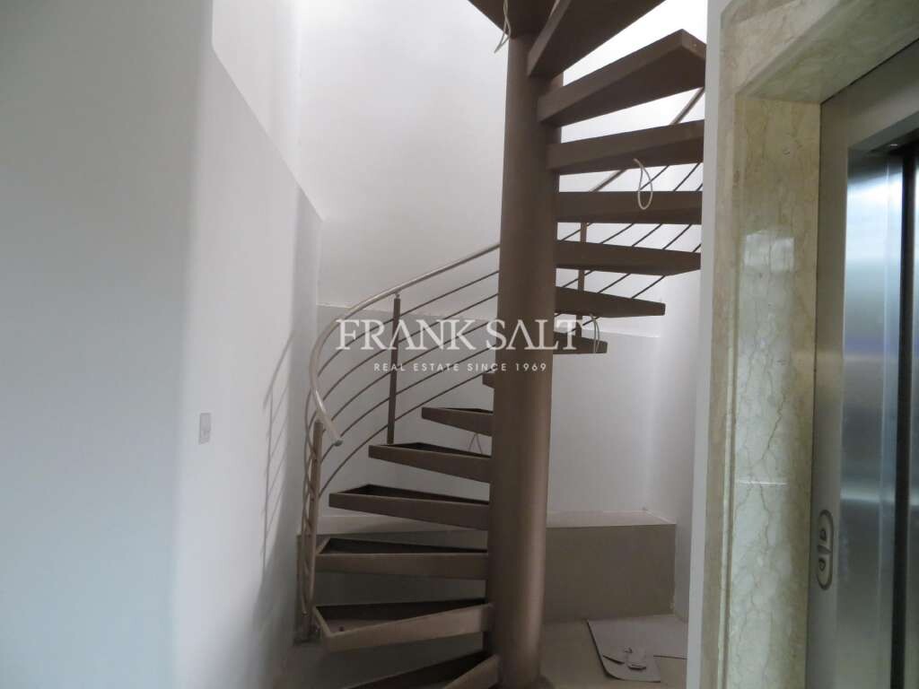 Büro in Mosta, Malta 4m², Nr. 11807