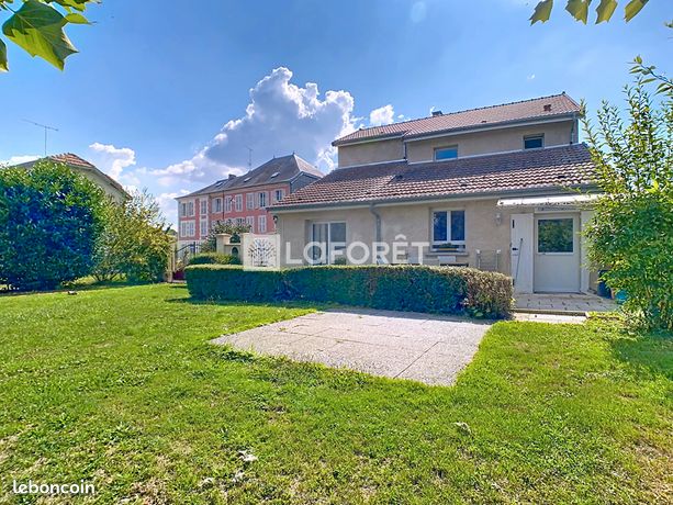 Casa de 3 dormitorios en Marne, France No. 302202