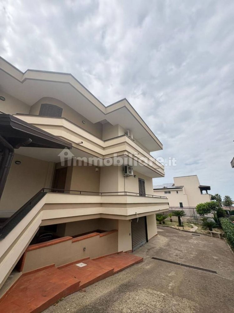 4 bedrooms Villa in Giugliano in Campania, Italy No. 389324